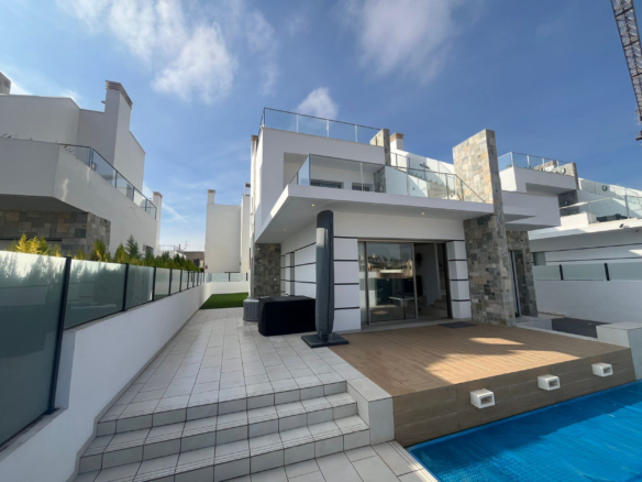 Villa for Sale in Los Alcazares, Murcia