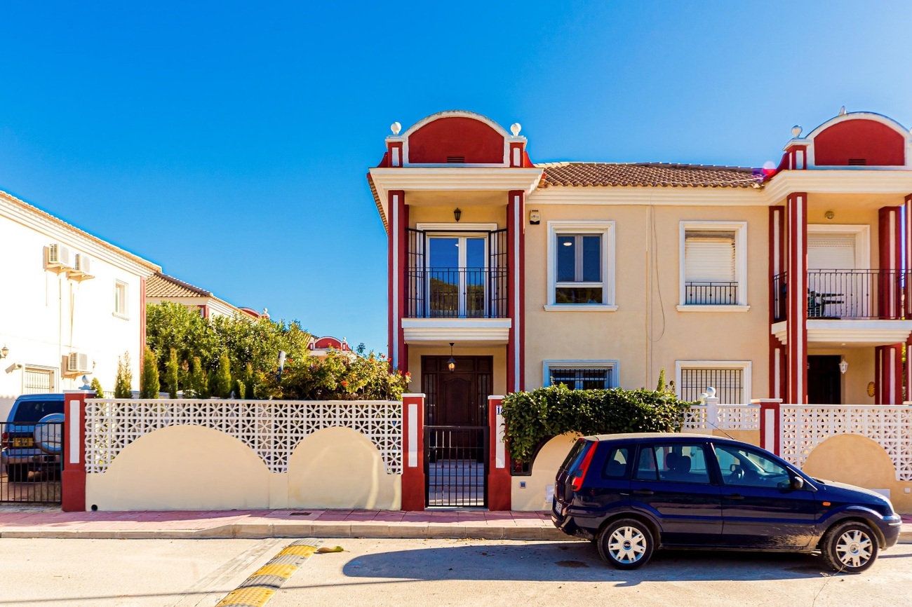 Duplex for Sale in Dehesa de Campoamor, Alicante