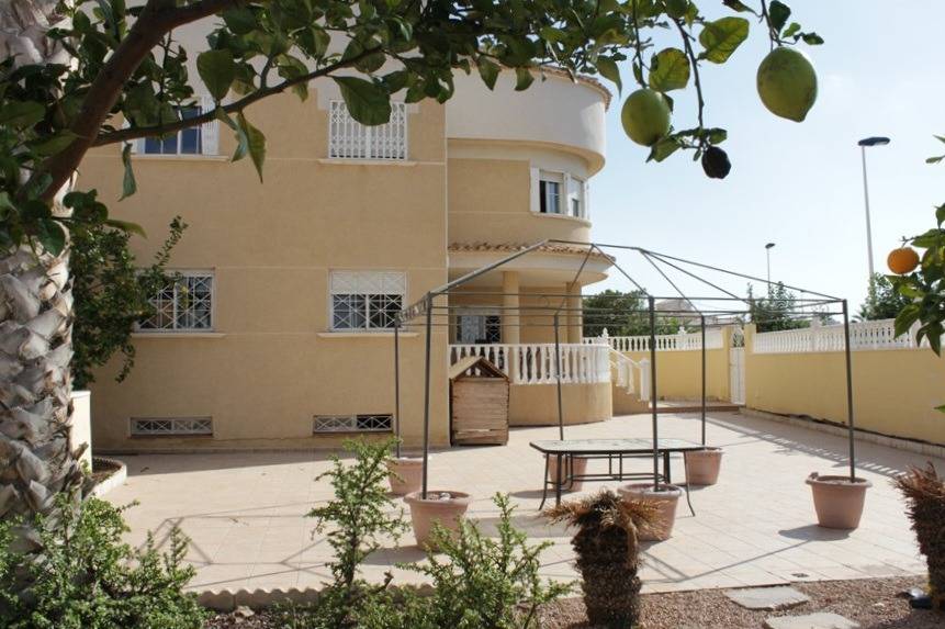 Villa for Sale in Torrevieja, Alicante