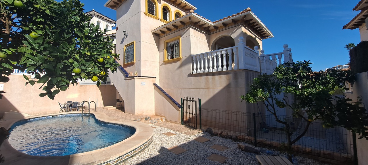 Villa for Sale in La Zenia, Alicante