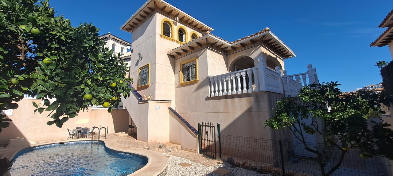 Villa for Sale in La Zenia, Alicante