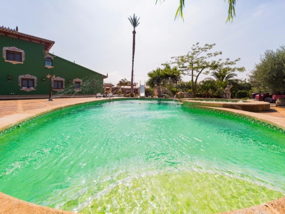 Country House for Sale in Almoradi, Alicante