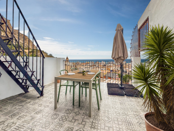 Apartment for Sale in Alicante, Alicante