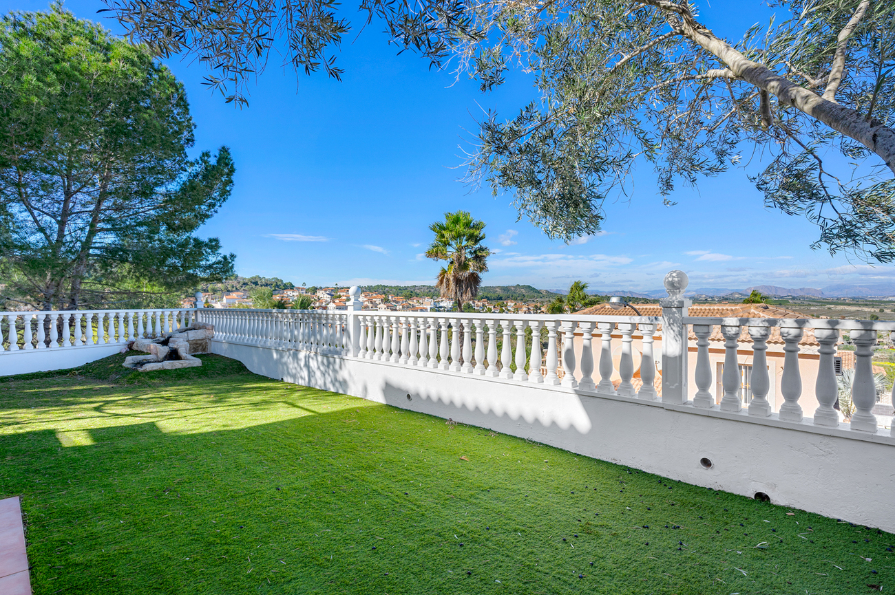 Villa for Sale in Ciudad De Las Comunicaciones, Alicante