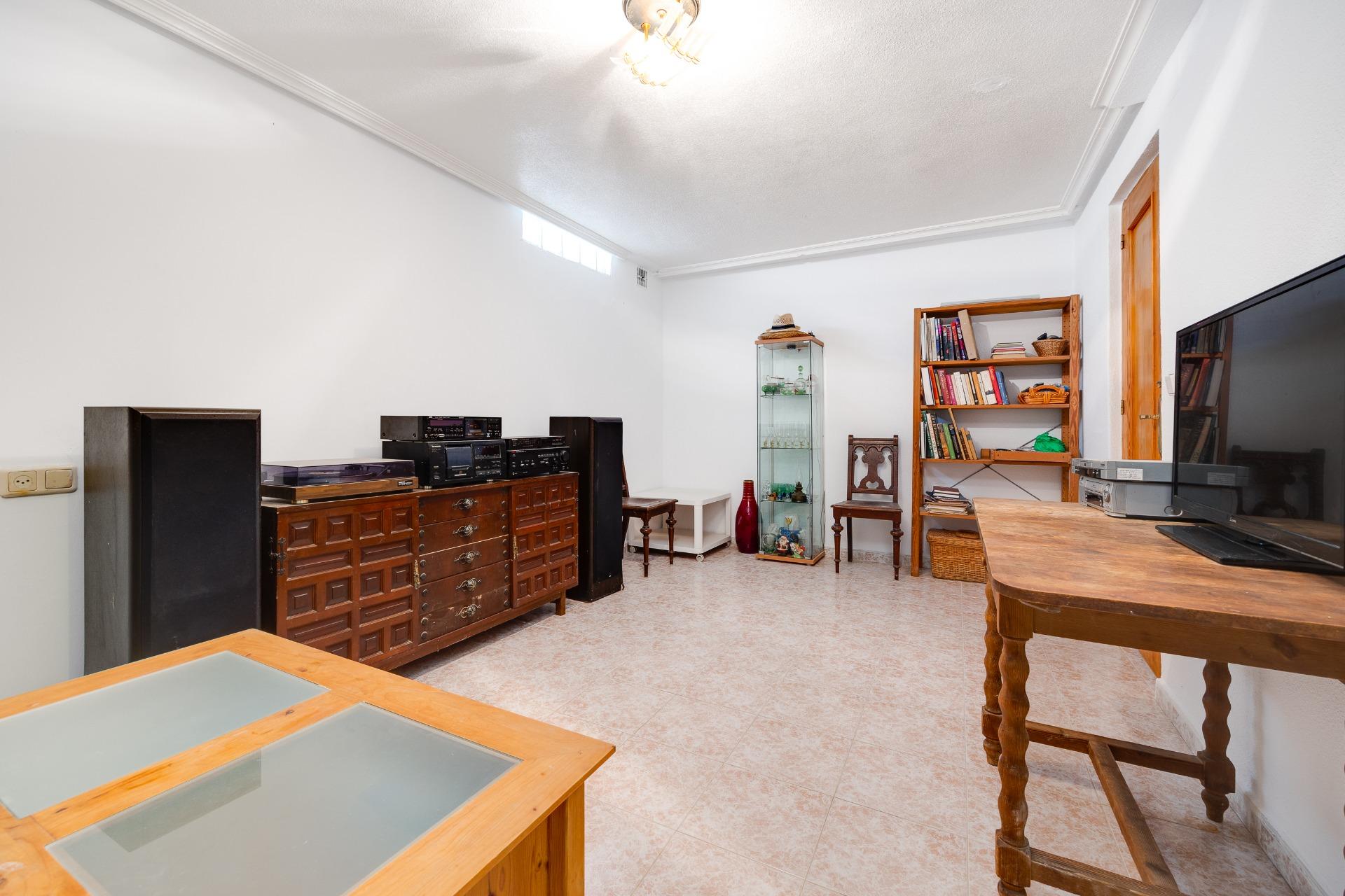 Bungalow for Sale in Torrevieja, Alicante