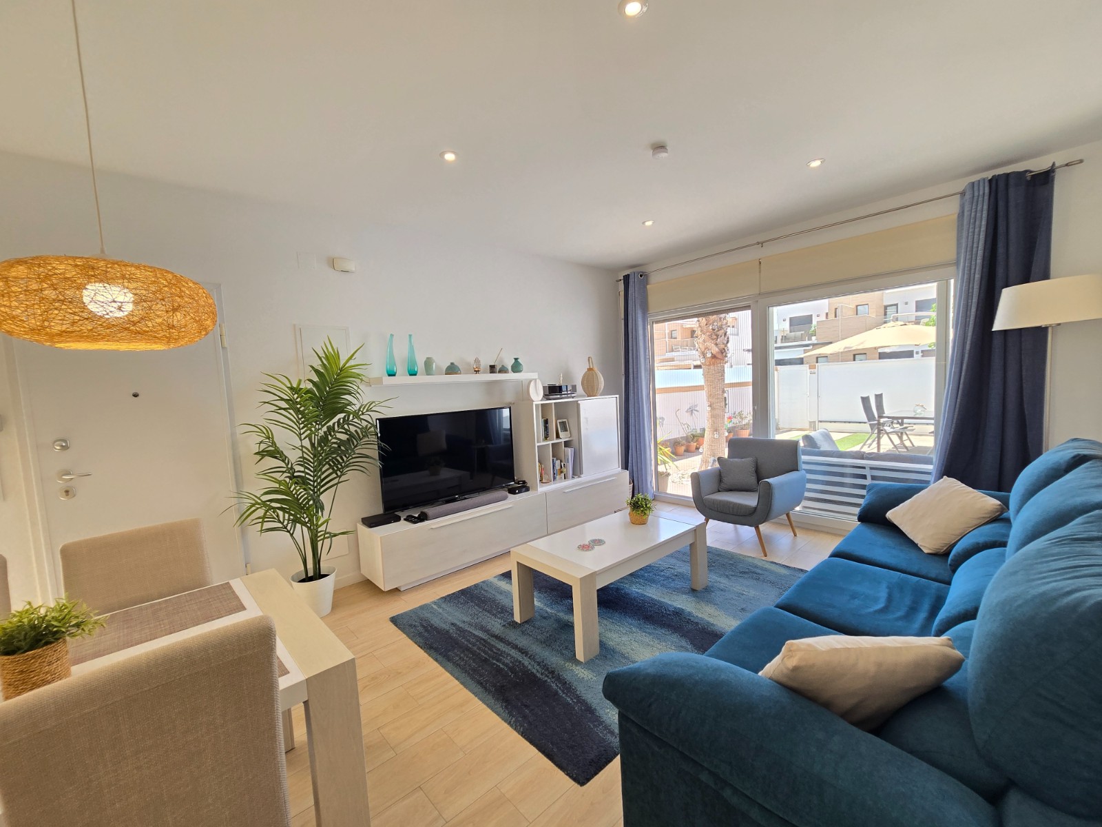 Villa for Sale in Pilar de La Horadada, Alicante