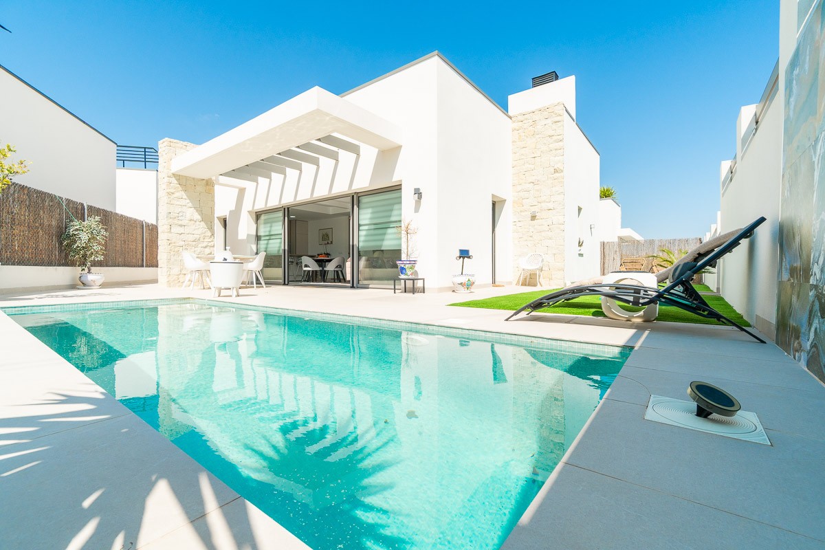 o_1jkvfq1u7e3p1d9914r3lonset2f Villa for Sale in Orihuela Costa, Alicante