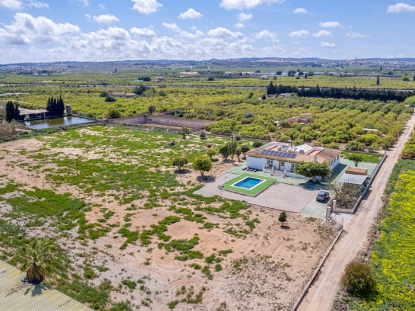Villa for Sale in Los Montesinos, Alicante