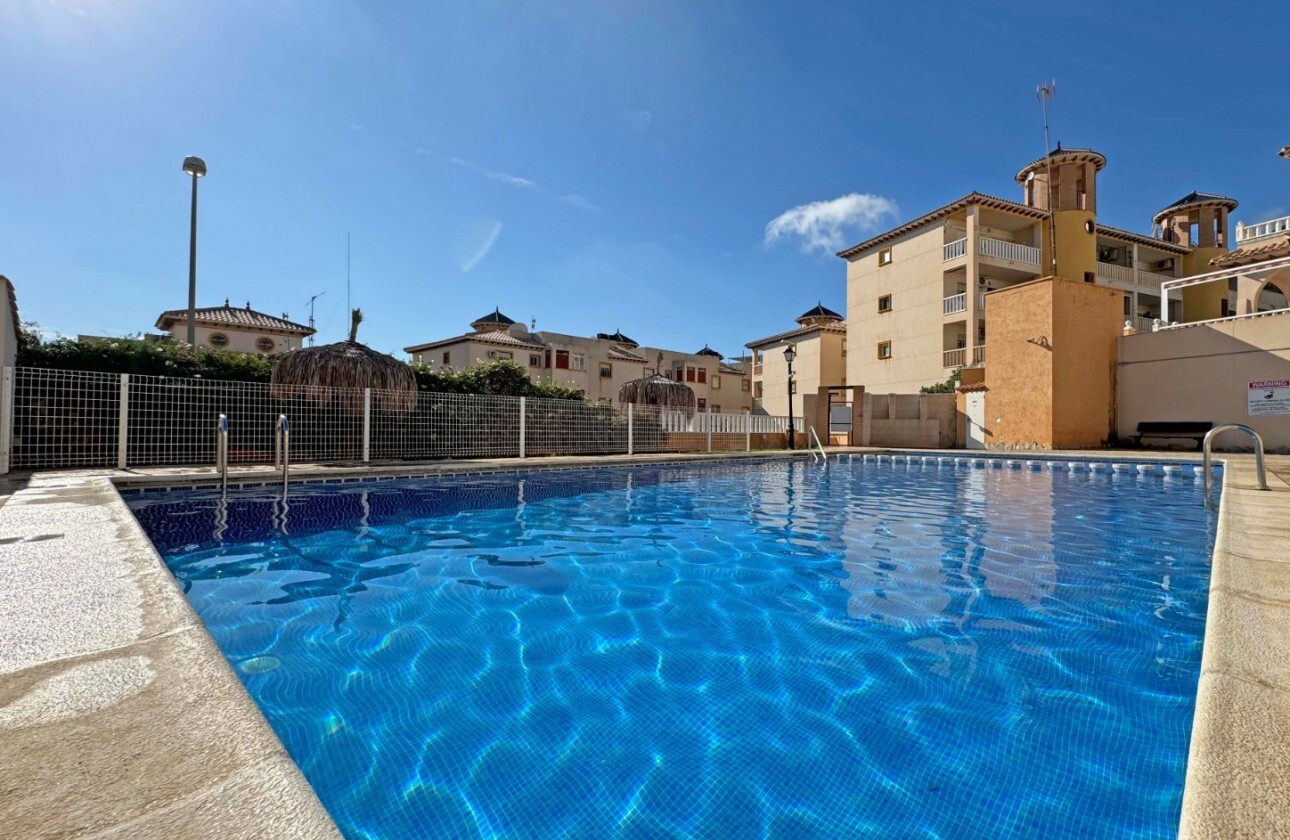 Bungalow for Sale in Lomas de Caboroig, Alicante
