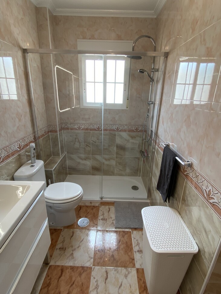 Bungalow for Sale in Lomas de Caboroig, Alicante