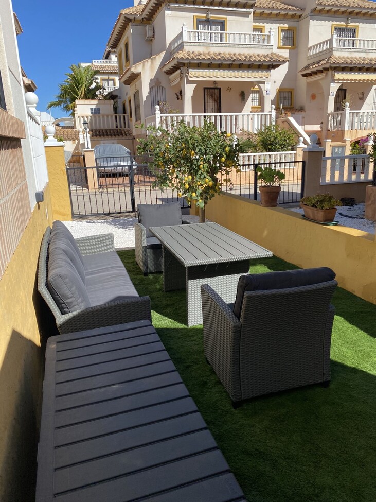 Bungalow for Sale in Lomas de Caboroig, Alicante