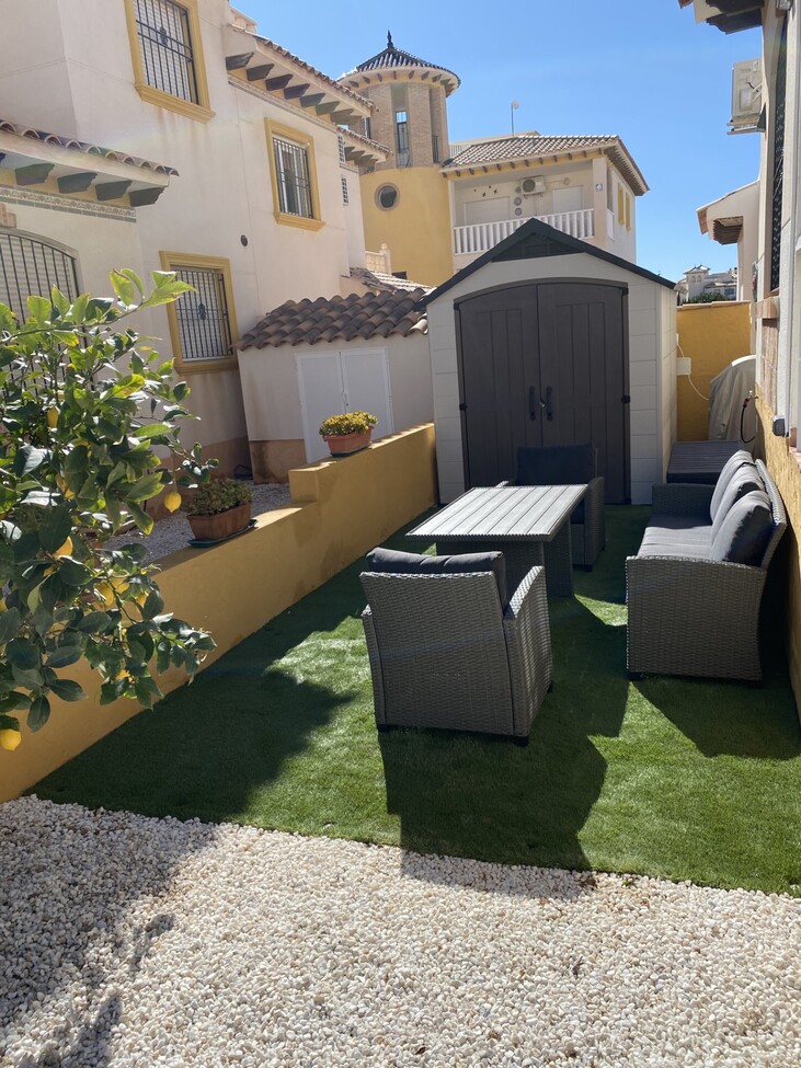 Bungalow for Sale in Lomas de Caboroig, Alicante