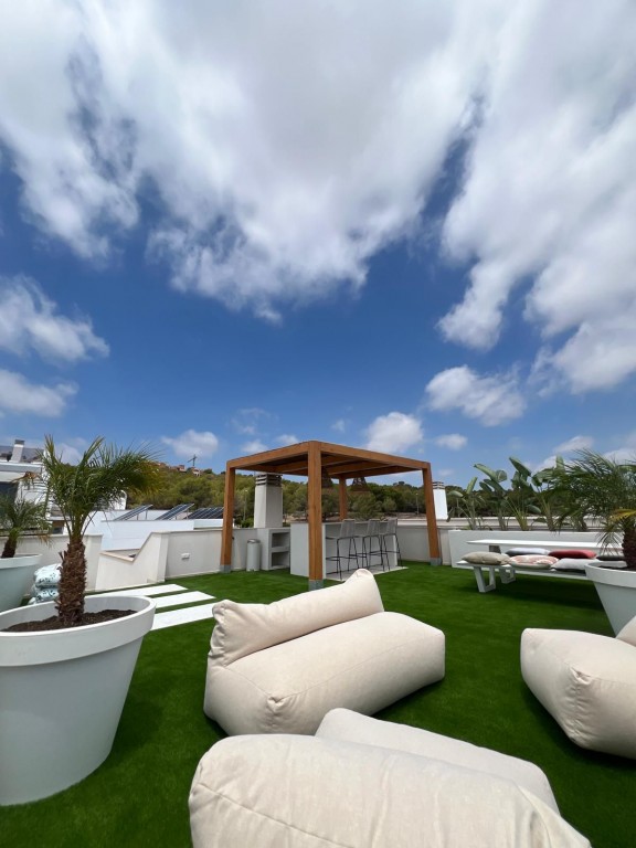 Villa for Sale in San Miguel de Salinas, Alicante