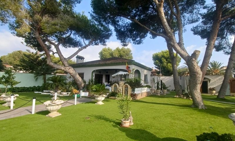 Villa for Sale in Orihuela Costa, Alicante