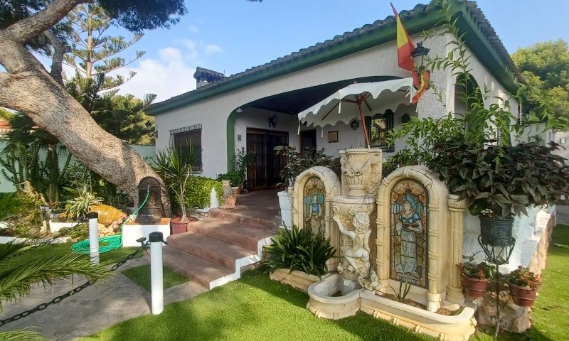 Villa for Sale in Orihuela Costa, Alicante