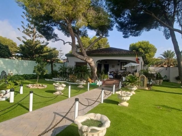 Villa for Sale in Orihuela Costa, Alicante