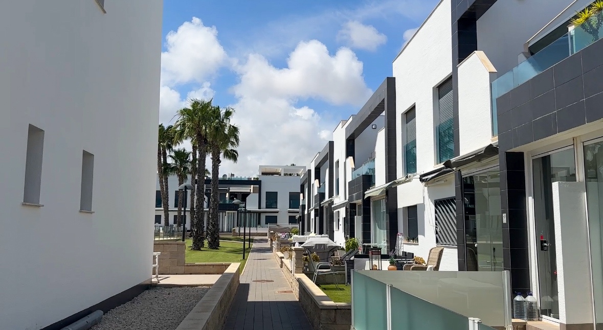 Apartment for Sale in La Zenia, Alicante