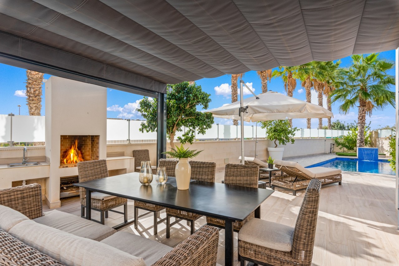 Villa for Sale in Cabo Roig, Alicante