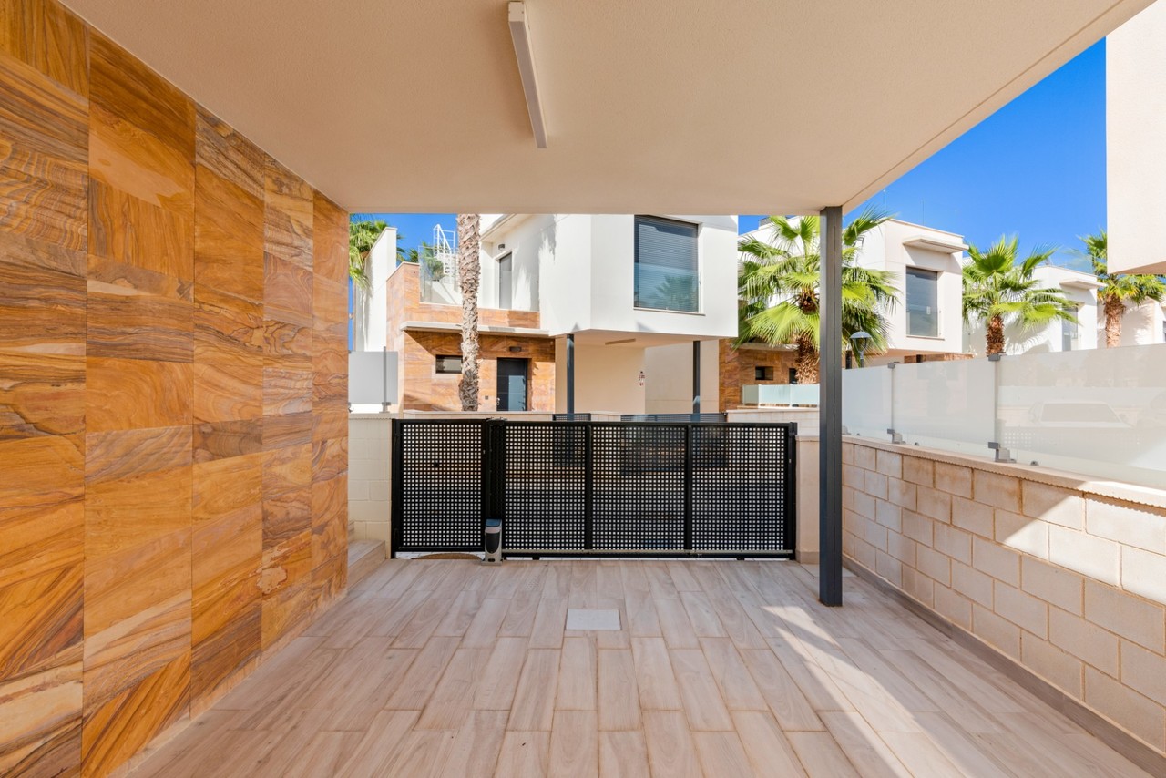 Villa for Sale in Cabo Roig, Alicante