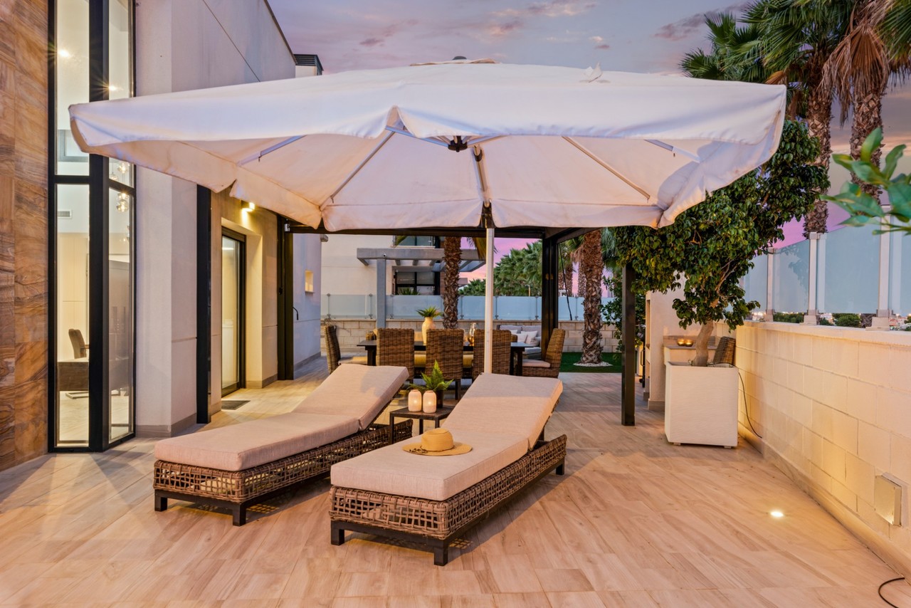 Villa for Sale in Cabo Roig, Alicante