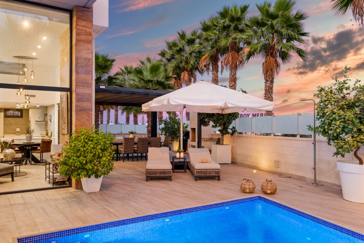 Villa for Sale in Cabo Roig, Alicante
