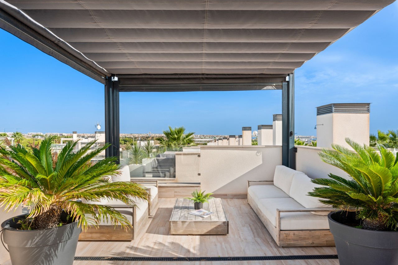 Villa for Sale in Cabo Roig, Alicante