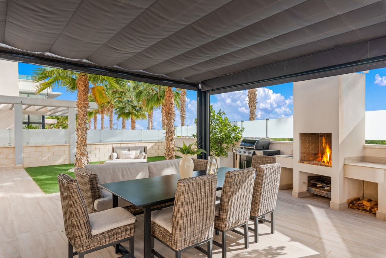 Villa for Sale in Cabo Roig, Alicante