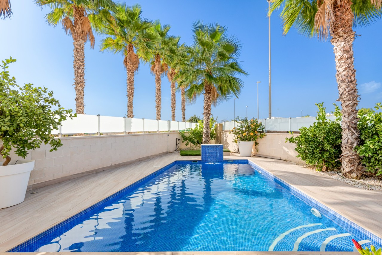 Villa for Sale in Cabo Roig, Alicante