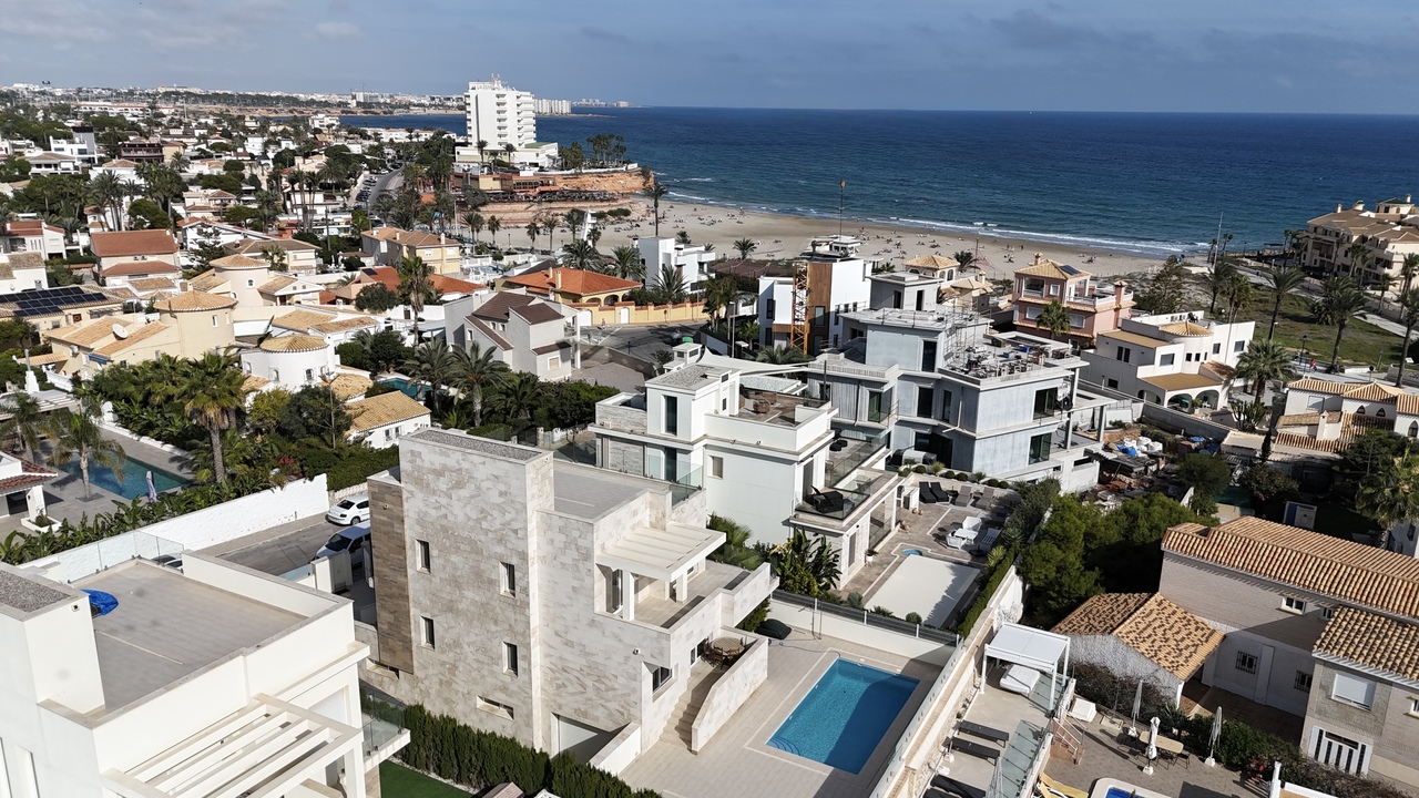 Villa for Sale in La Zenia, Alicante