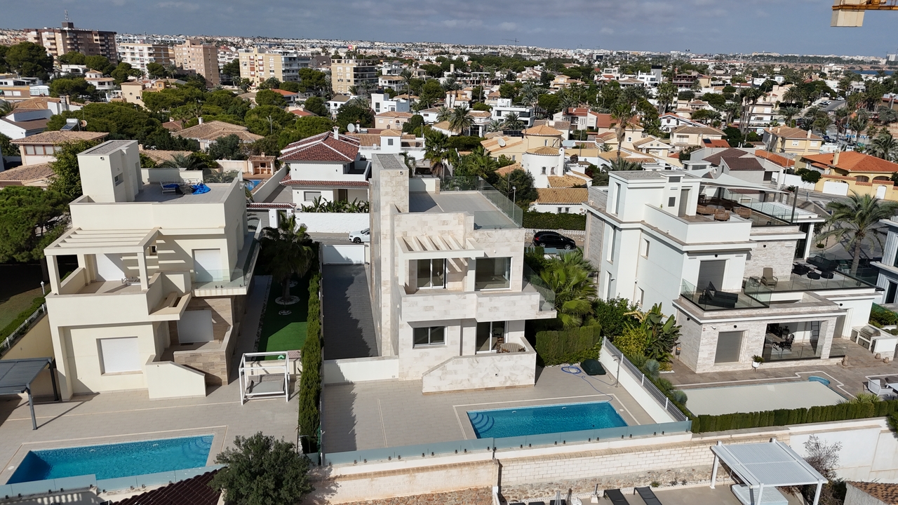 Villa for Sale in La Zenia, Alicante