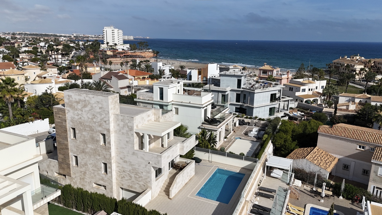 Villa for Sale in La Zenia, Alicante