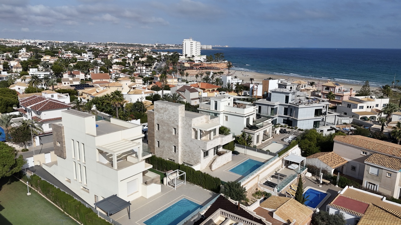 Villa for Sale in La Zenia, Alicante