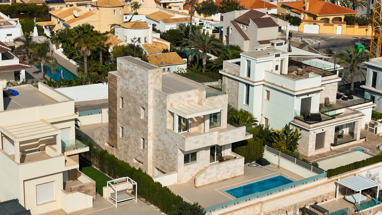 Villa for Sale in La Zenia, Alicante