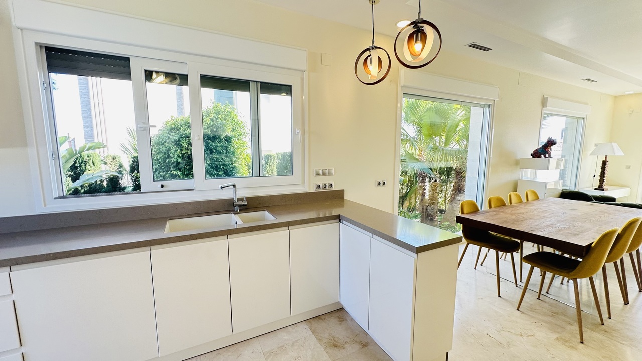 Villa for Sale in La Zenia, Alicante