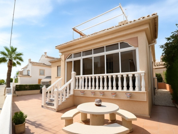 Villa for Sale in Algorfa, Alicante