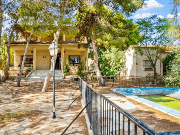 Villa for Sale in Torrevieja, Alicante