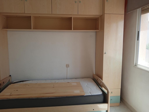 584