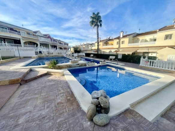 Bungalow for Sale in Benijofar, Alicante