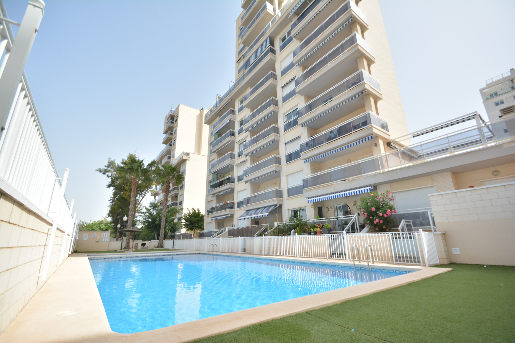 o_1j4phlc7u14m14748psfe0ht231 Apartment for Sale in Guardamar del Segura, Alicante