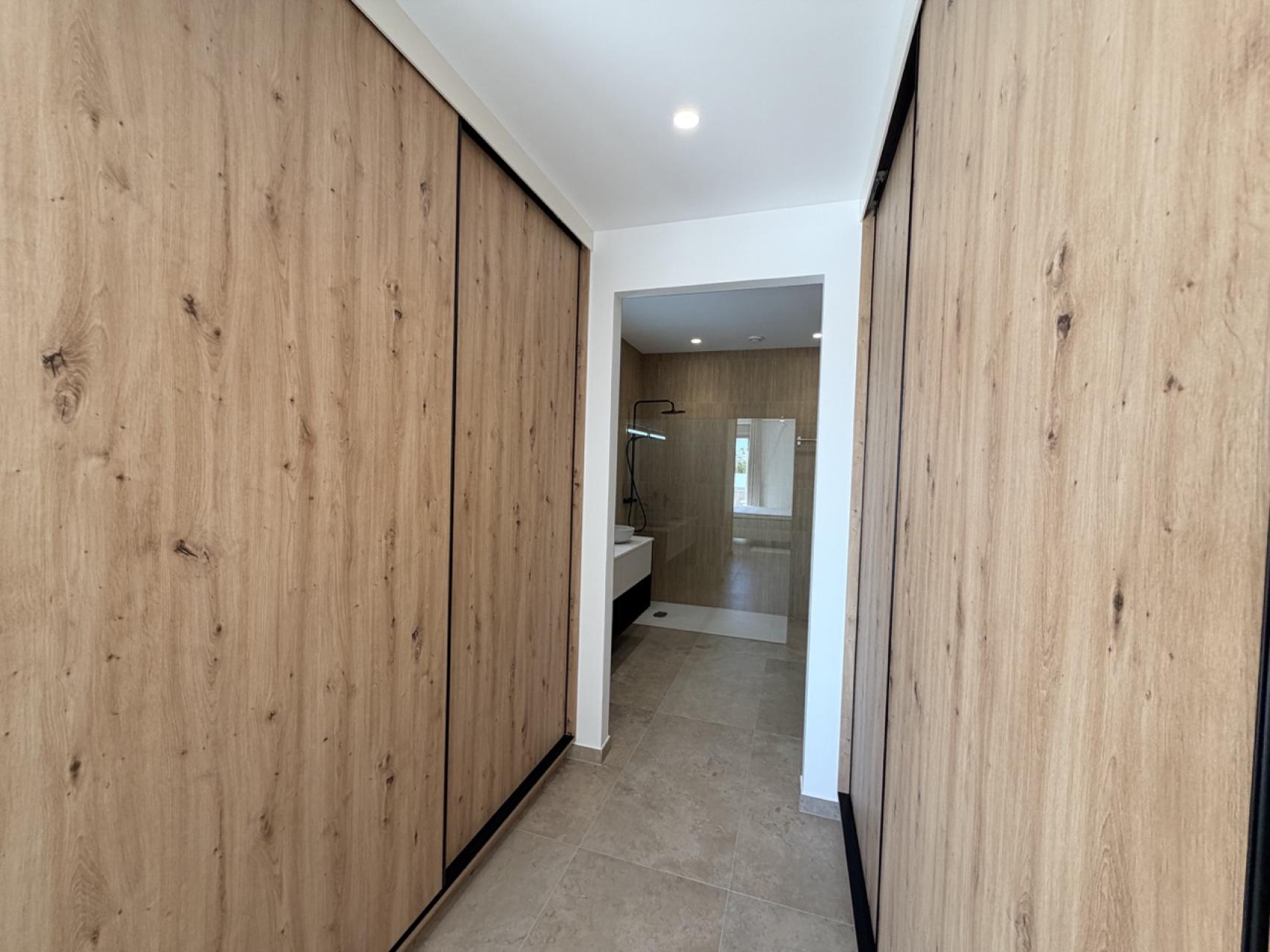 Villa for Sale in Benijofar, Alicante