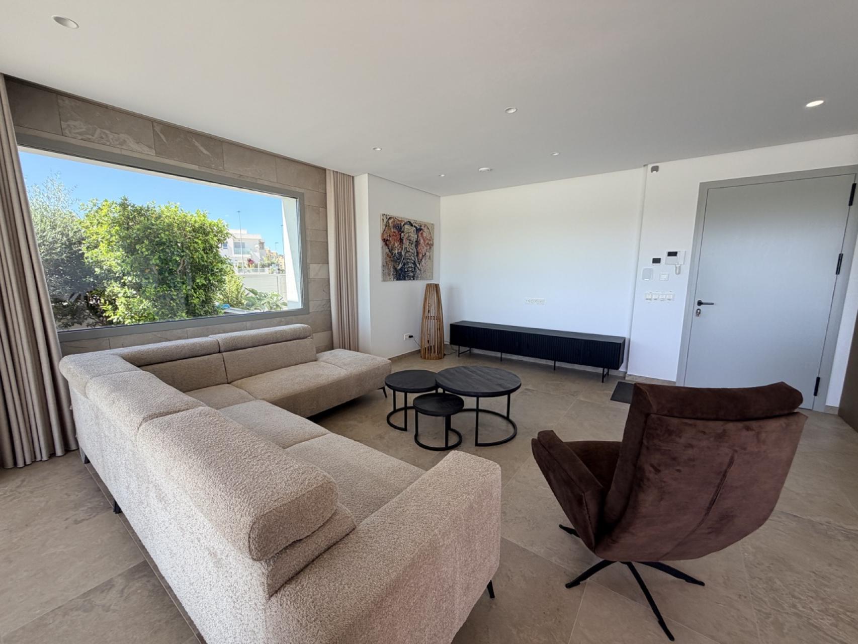 Villa for Sale in Benijofar, Alicante