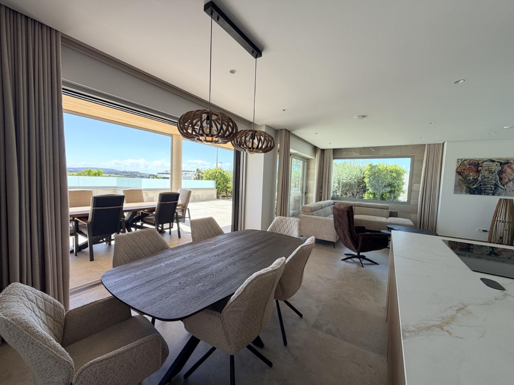 Villa for Sale in Benijofar, Alicante