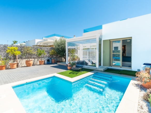Villa for Sale in Vistabella Golf Entre Naranjos, Alicante