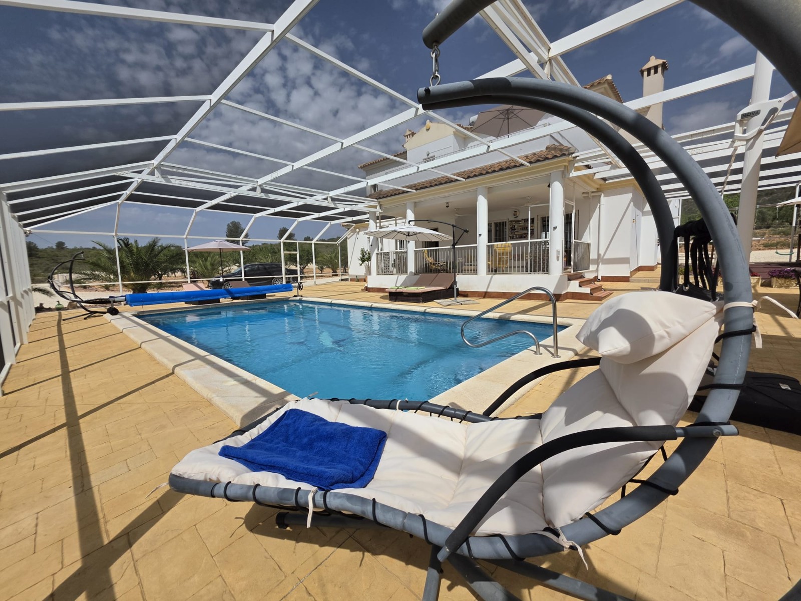Villa for Sale in Pinoso, Alicante