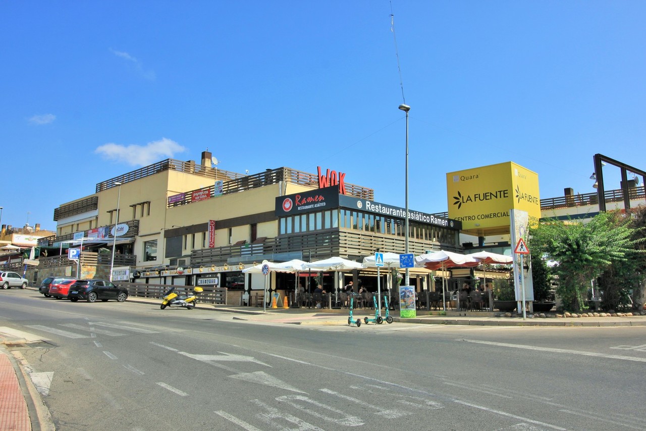 Town House for Sale in Villamartin, Alicante