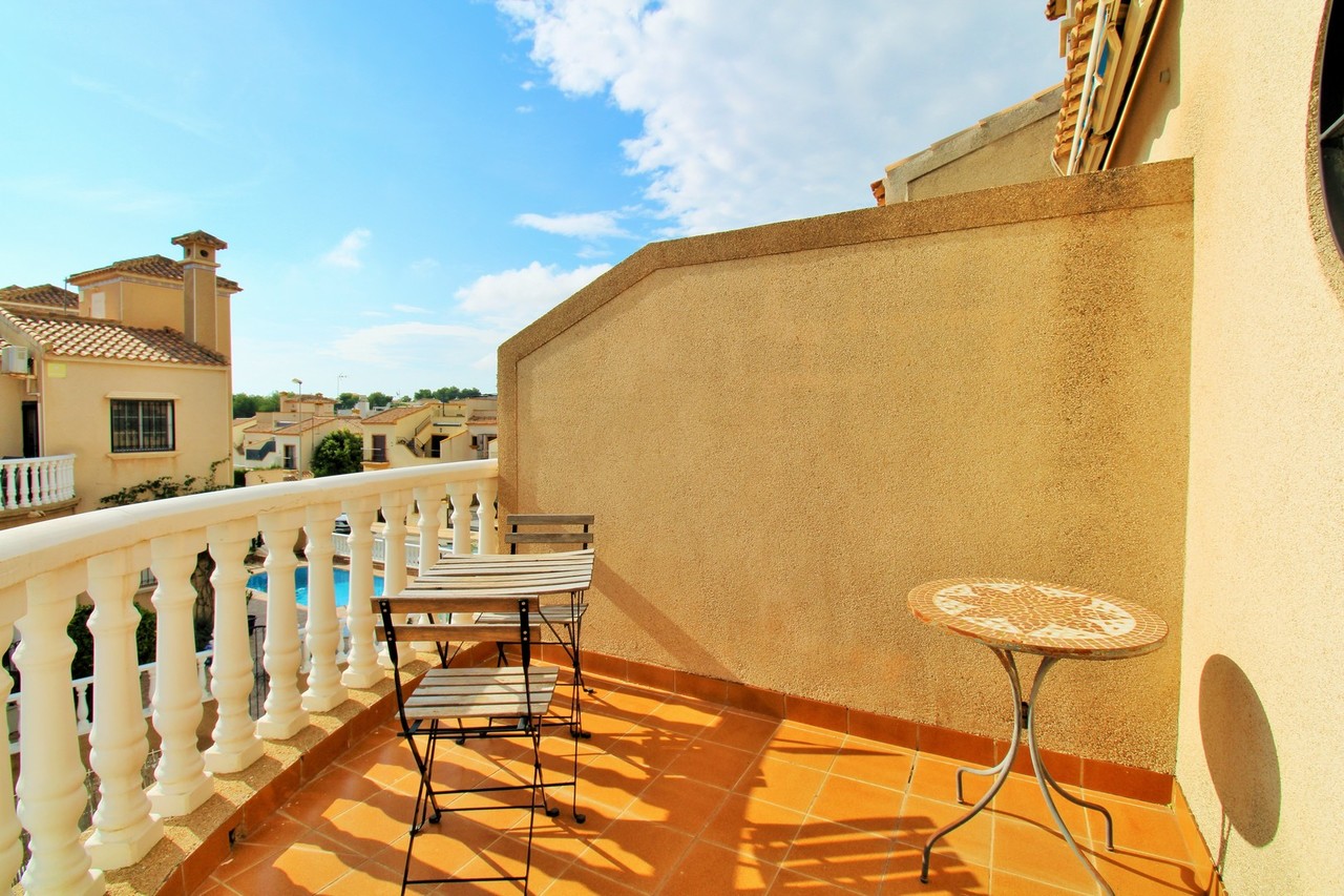 Town House for Sale in Villamartin, Alicante