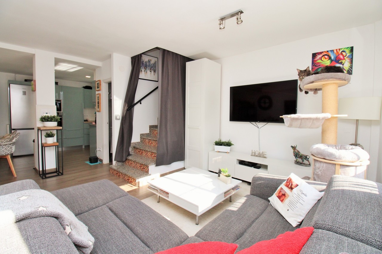 Town House for Sale in Villamartin, Alicante