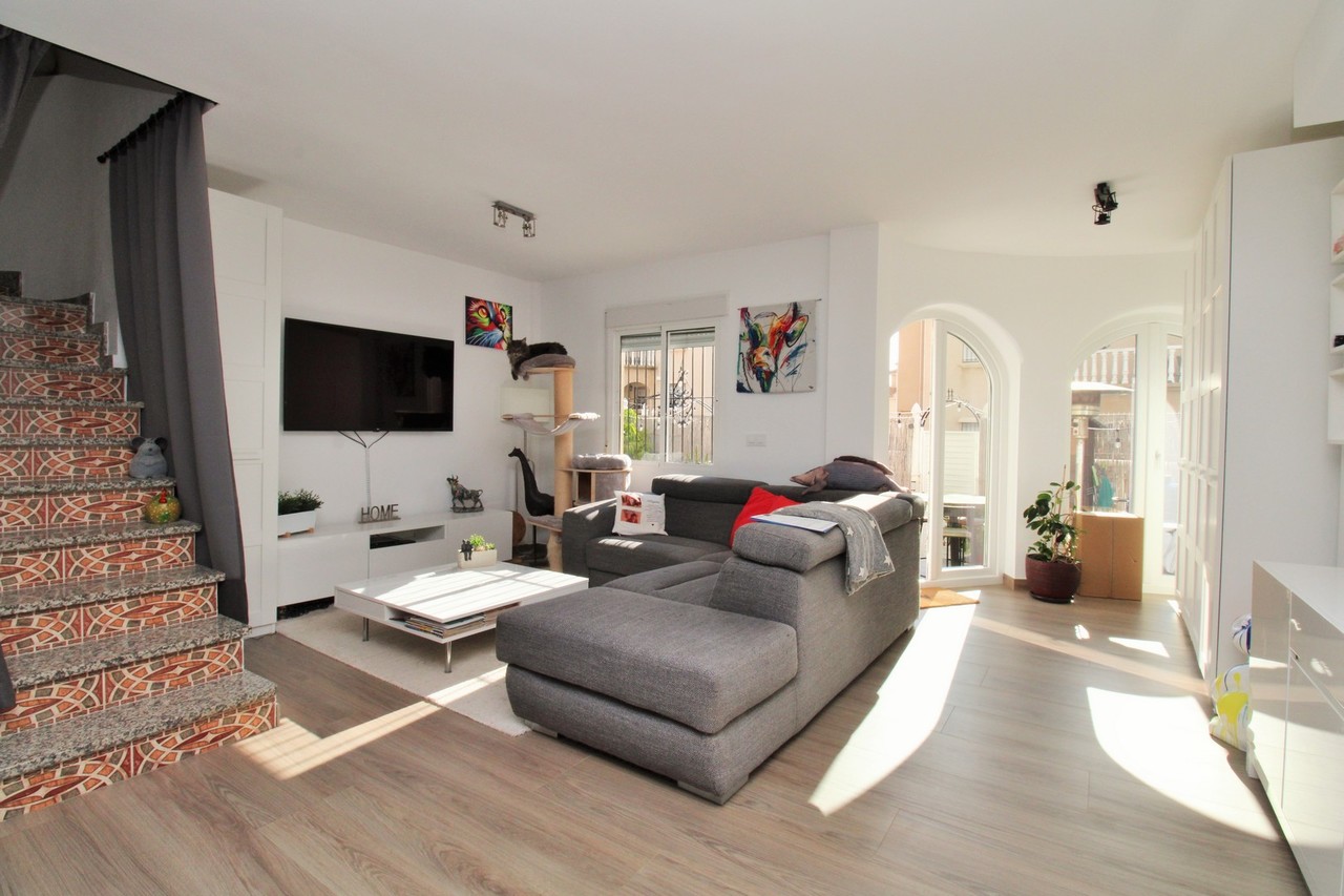 Town House for Sale in Villamartin, Alicante