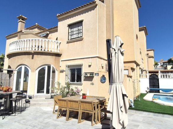 Quad House for Sale in El Galan, Alicante