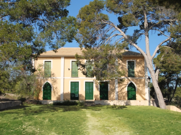 Villa for Sale in Alicante, Alicante